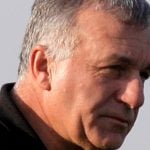 Nuevo remezón en el Estadio MonumentalColo Colo solo igualó con Iquique y se aleja del títuloColo Colo cayó de local ante Iberia y quedó eliminado de la Copa ChileEstadio Monumental arriesga castigo por agresión contra Johnny Herrera